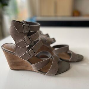 Taupe wedges